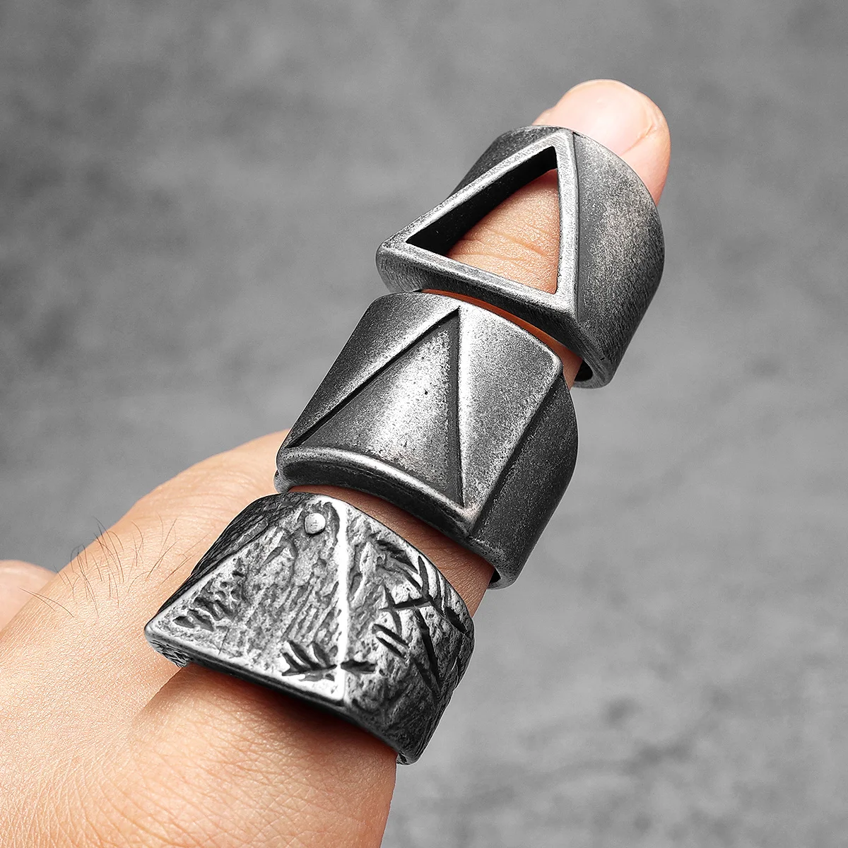 Retro Triangle Men Rings Stain - Vintage Fashion Newtown ulasan dan harga