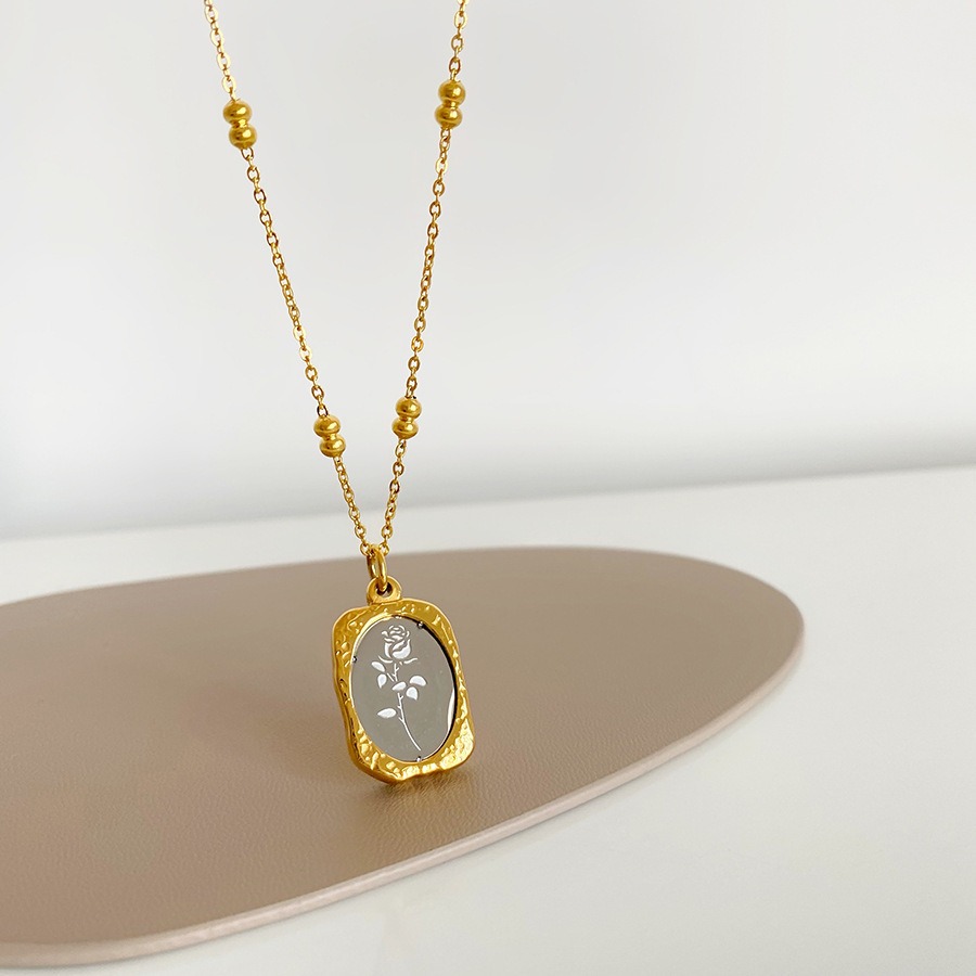 Vintage Engraved Rose Pendant  - Vintage Fashion Tags ulasan dan harga